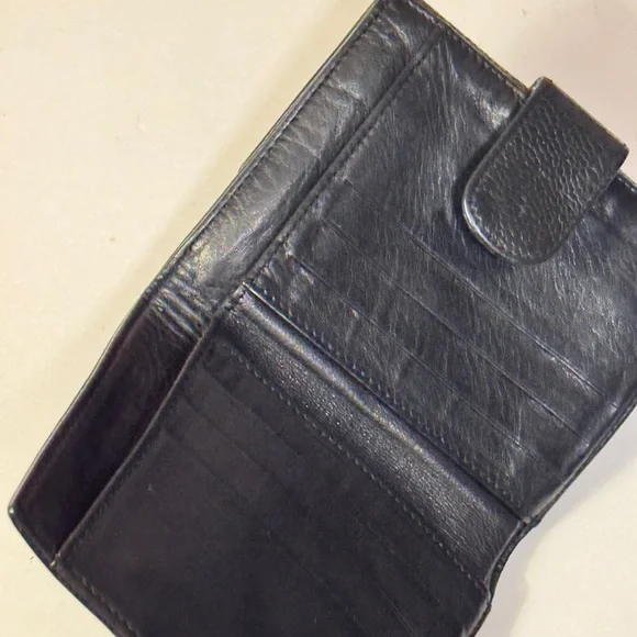 CHANEL Caviar Skin Black Leather Wallet - Picture 9 of 14